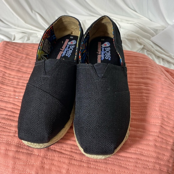 Size 8 Bob’s from Sketchers with memory foam insoles, black - Picture 2 of 8
